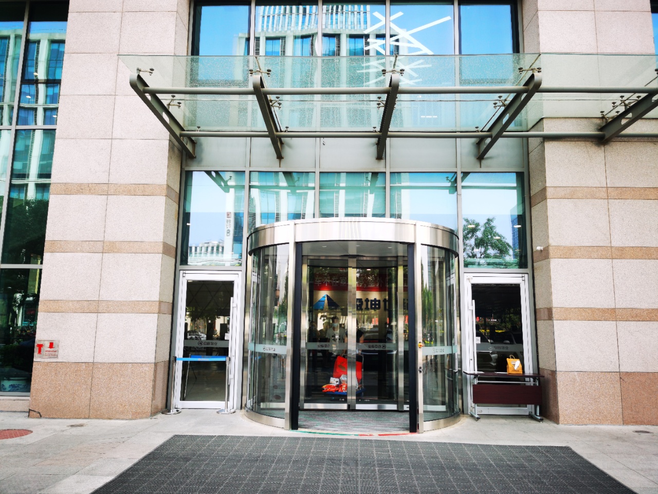 盈坤世纪出租房源实拍图1